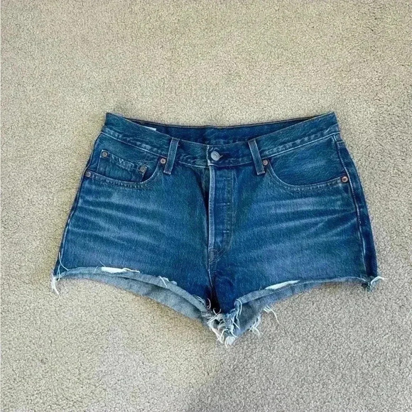 Levi’s button front high rise blue denim shorts in size 29 - Picture 1 of 6